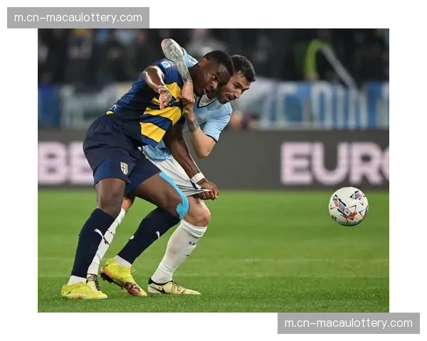 意大利定位球进攻引入多波次攻击,因莫比莱担任第一争顶点 意大利定位球进攻引入多波次攻击,因莫比莱担任第一争顶点